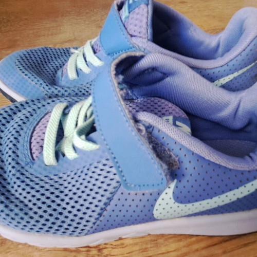 Παιδικά παπούτσια Nike αθλητικά No.31 σαν καινούργιο, άσπρο και μωβ