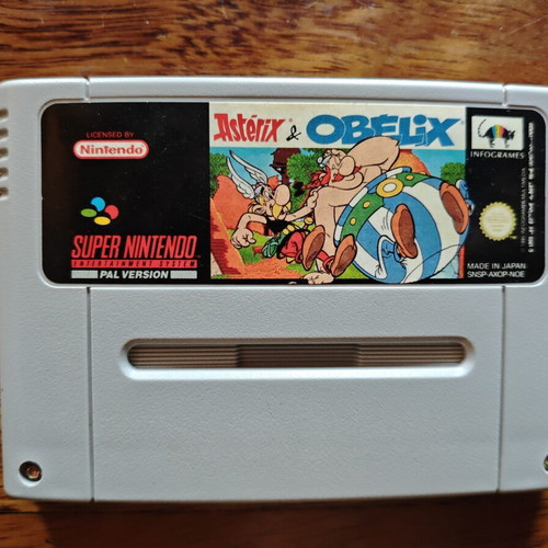 Asterix & Obelix SNES game used, original PAL cartridge with box