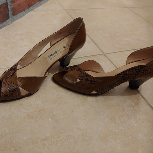 Vintage Bournazos leather pumps like new, size 37
