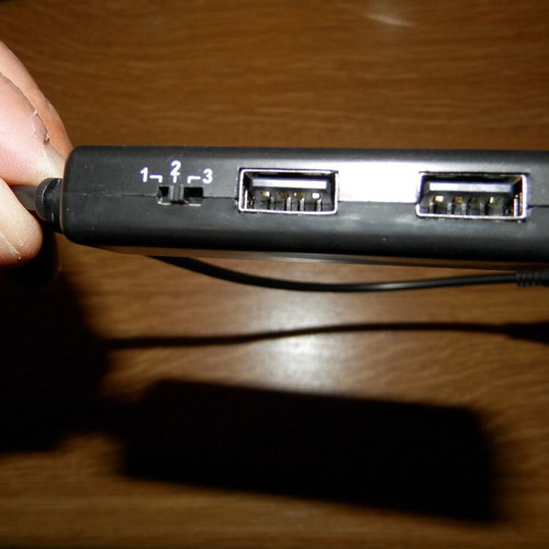MicroUSB USB 2.0 4-Port OTG Hub like new with MicroUSB to Type-C adaptor gift
