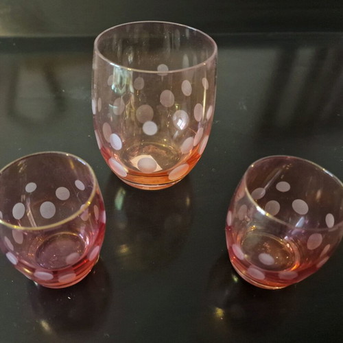 Glassware with decorative design like new, set of 3 pieces