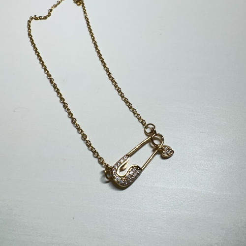 Chain new, gold color