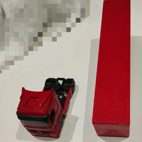 Mercedes toy truck with detachable trailer like new
