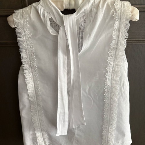 Zara sleeveless poplin top like new, white with lace details