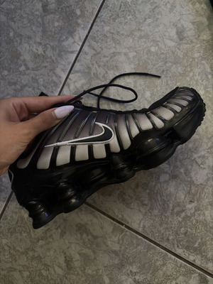 Nike Shox TL shoes like new, size 40.5, black and white