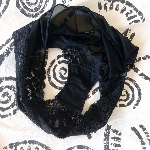 H&M black lace slip large new
