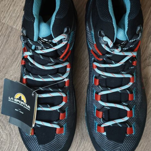 La Sportiva Aequilibrium Hike GTX women's hiking shoes size 40