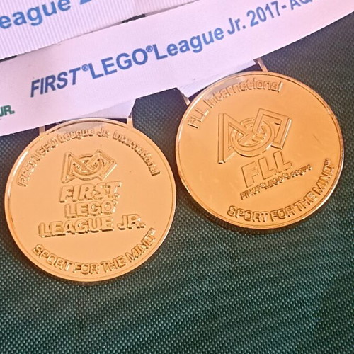 Set of 2 Official LEGO Robotics Medals FLL FLL Jr. 2015 & 2017 like new