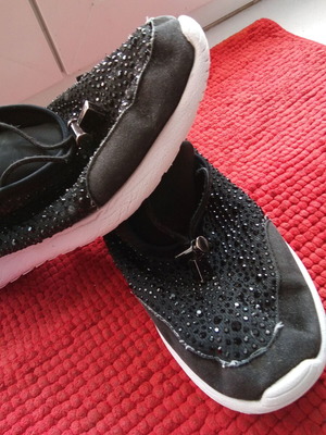 Fred women's black sneakers with rhinestones and white sole