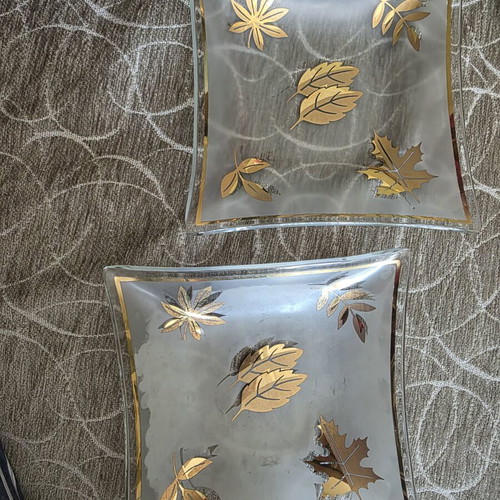 Opaline glass plates vintage set of 2 in like new condition
