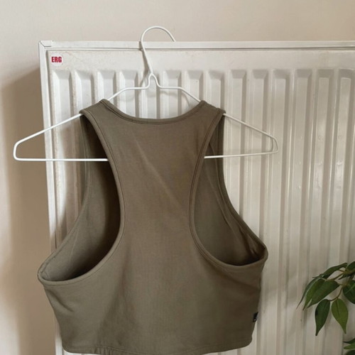 New Balance woman’s crop top like new, green, size S