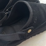 Ugg black size 42 like new with anatomical insole