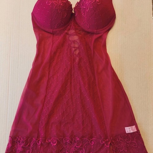 Luna nightdress cup B80 red like new