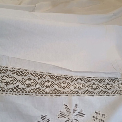 Bridal bed sheets set with lace like new for double bed
