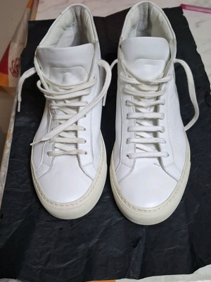 Sneakers λευκά δερμάτινα σε άριστη κατάσταση μέγεθος 39