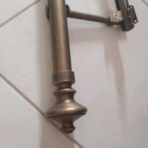 Bronze curtain rods like new with manual mechanism and rail