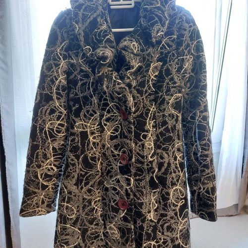 Sandro Ferrone Italian Wool Coat like new, size S, black bouclé texture