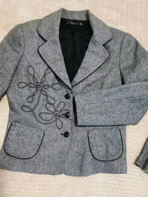 Raxevsky women's gray suit set of two pieces like new