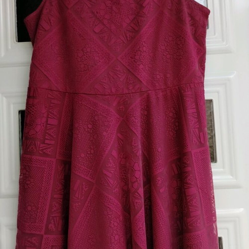Lace dress magenta like new, size XL-XXL, xhilaration