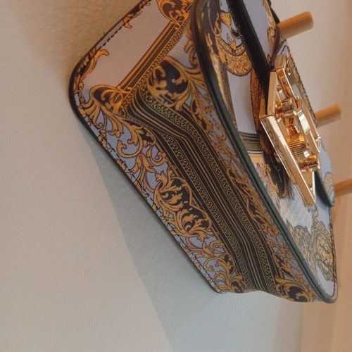 River Island handbag like new with detachable strap multicolor
