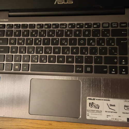 ASUS VivoBook 14" L403NA laptop, like new, original box