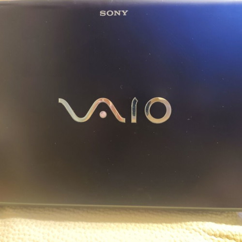 Sony VAIO 16.4" laptop PCG-81112M Intel Core i7 8GB RAM Windows 7