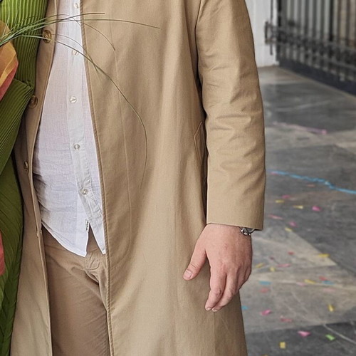 Burberry's trenchcoat like new, beige