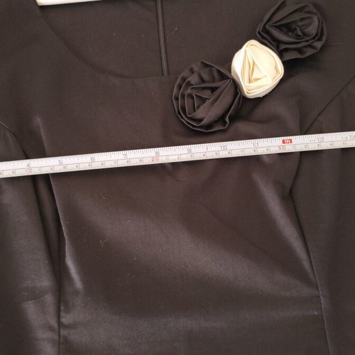 Batida midi dress black and white with fabric roses, size L
