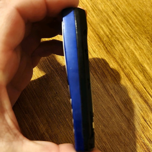 Nokia 8210 mobile phone with charger and battery
