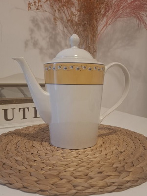 Teapot 18cm height like new