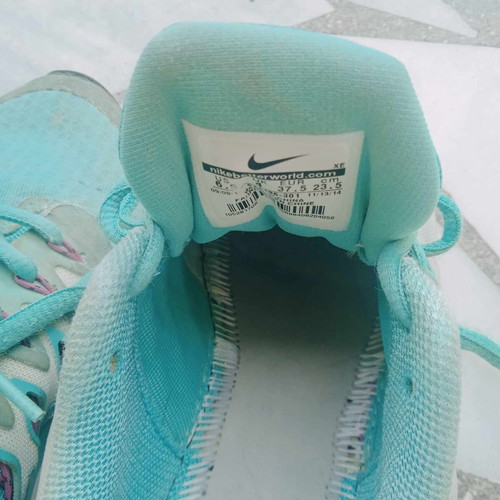 Nike athletic shoes used size 37.5 green unisex