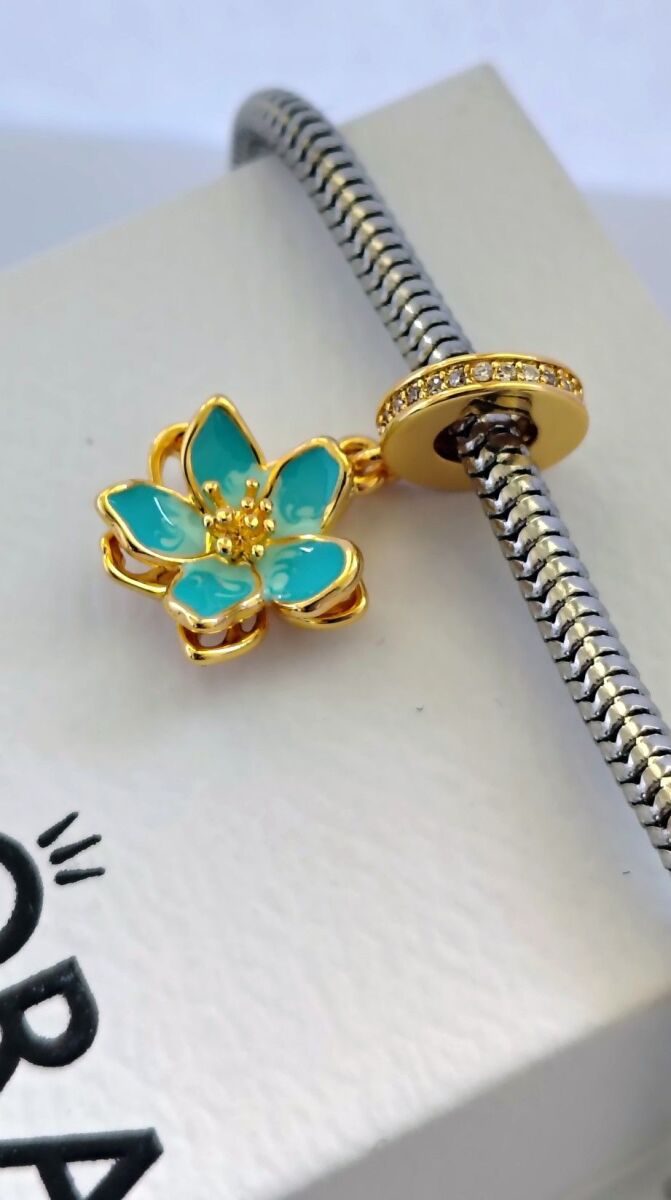 Pandora Blue Blossom Dangle Charm new,… - € 34,00 - Vendora.cy