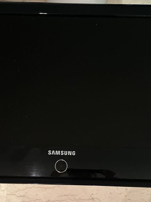 Samsung LE32A436T1D 32 ιντσών τηλεόραση με ειδική βάση τοίχου σαν καινούργιο