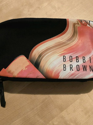 Bobbi Brown pouch new, dimensions 11x22