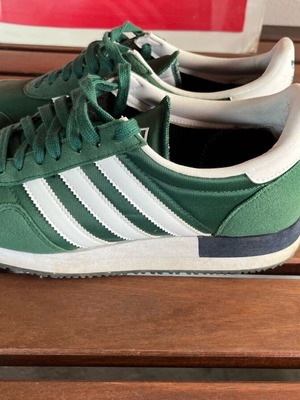 Adidas athletic shoes like new, size 41.5, green