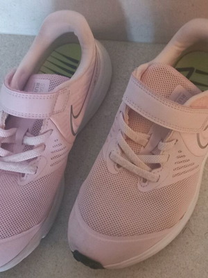 Nike αθλητικά παπούτσια κοριτσίστικα νούμερο 32 σαν καινούργια, ροζ