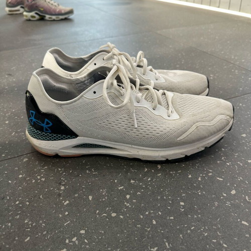 Under Armour Men's Athletic Shoes Size 46 Used White