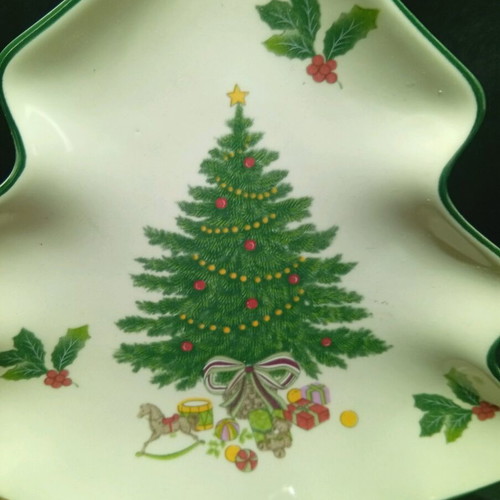 Mikasa small Christmas tree-shaped plate