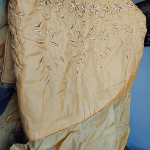 Throw blanket like new, 205x190 cm for sofa or bed