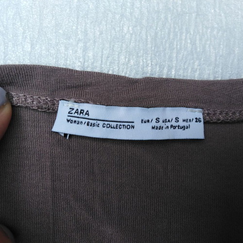 Zara Basic short-sleeve shirt taupe with subtle print like new