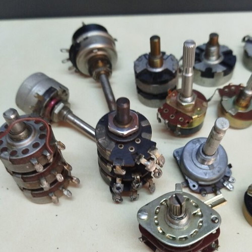 Set of 25 potentiometers from vintage radio and TV devices