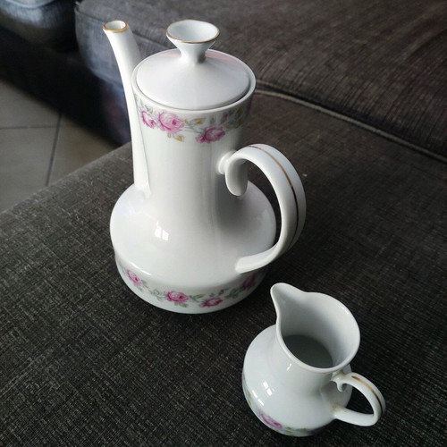 Winterpling Bavaria teapot like new with vintage milk jug