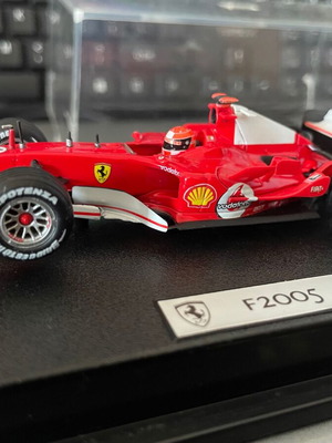 Hot Wheels Racing Ferrari F2005 Michael Schumacher μοντέλο κλίμακας 1:43
