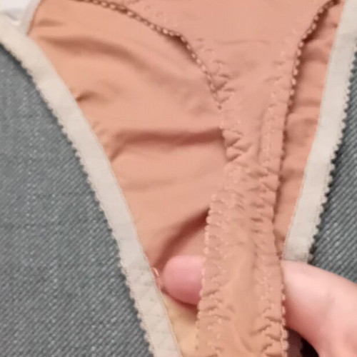 Triumph string M, beige