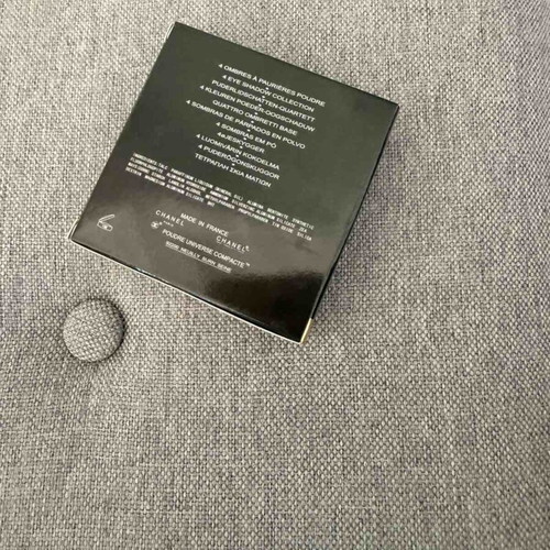Chanel eyeshadow palette 301 new with compact and velvet case
