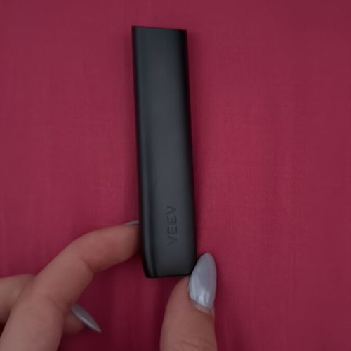Veev One e-cigarette like new with charger and box