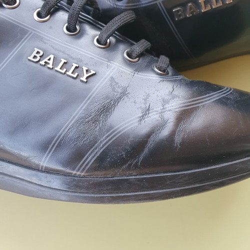 Bally casual shoes size 7 used with defect