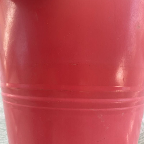 Red metal flowerpot like new