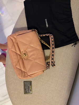 Chanel Flap 19 Medium χιαστί τσάντα καινούργια μπεζ