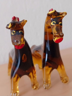 Art Glass Horse Figurine hand blown, like new